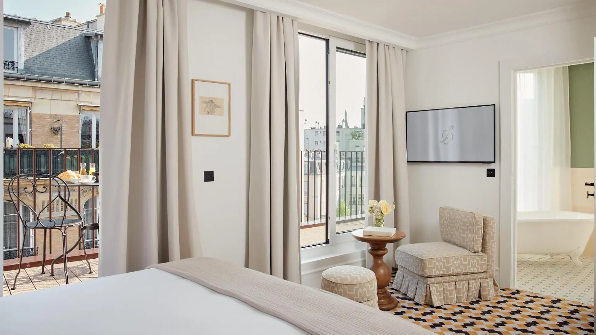 Hotel Noucha Παρίσι 4*,